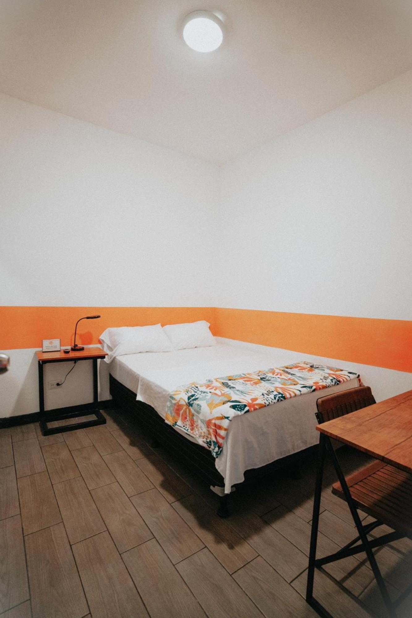 Tequila Sunrise Hostel Guatemala City Eksteriør bilde