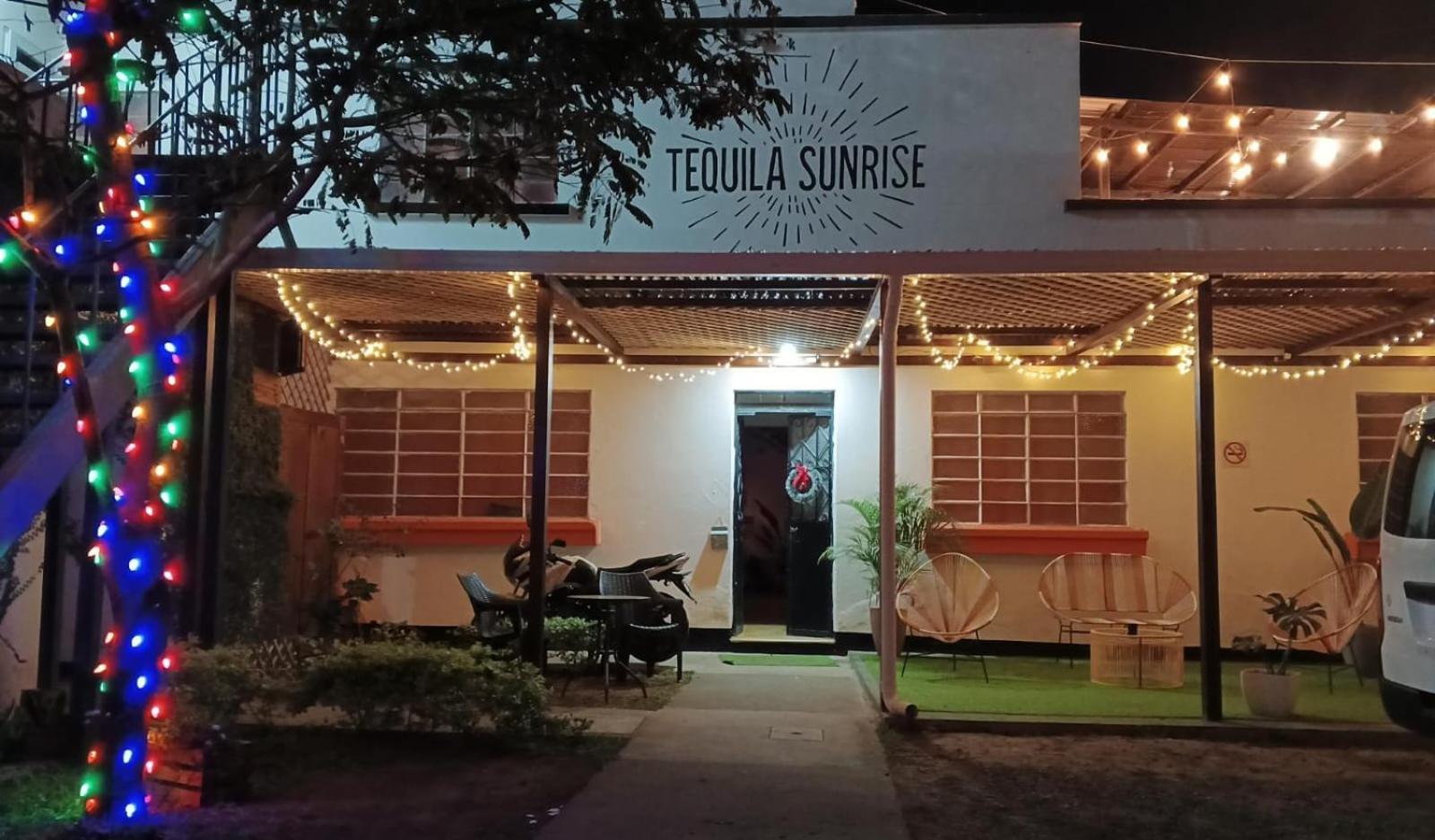 Tequila Sunrise Hostel Guatemala City Eksteriør bilde