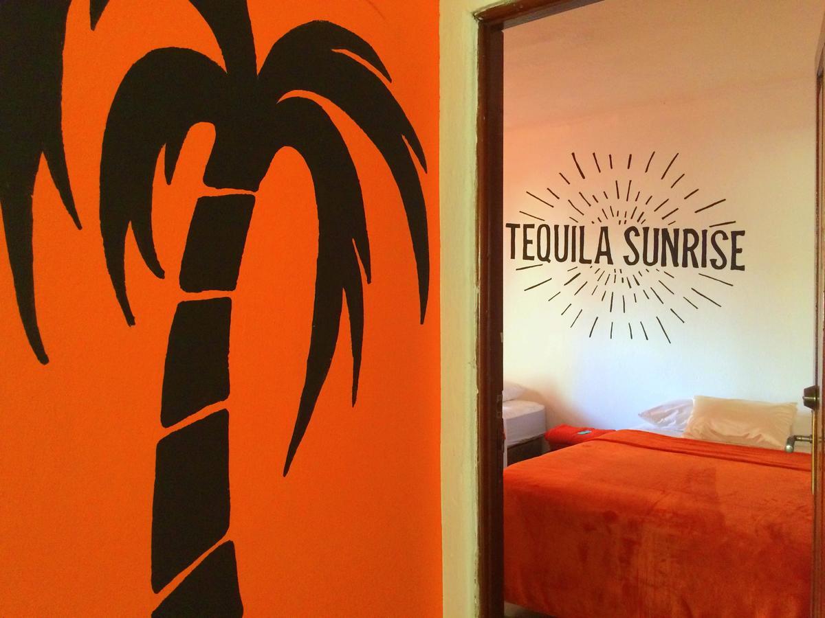 Tequila Sunrise Hostel Guatemala City Eksteriør bilde