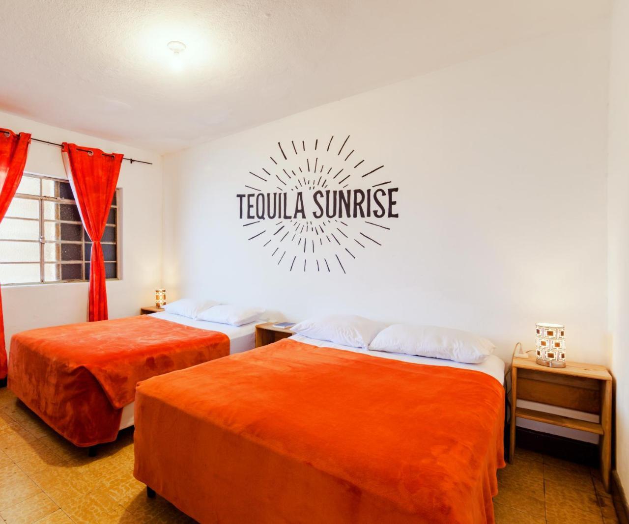 Tequila Sunrise Hostel Guatemala City Eksteriør bilde