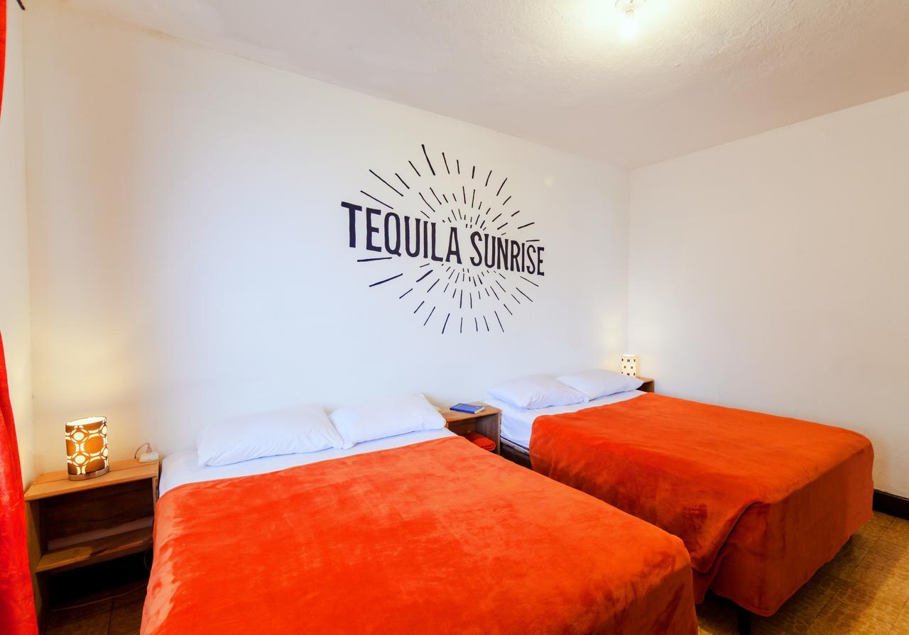 Tequila Sunrise Hostel Guatemala City Eksteriør bilde